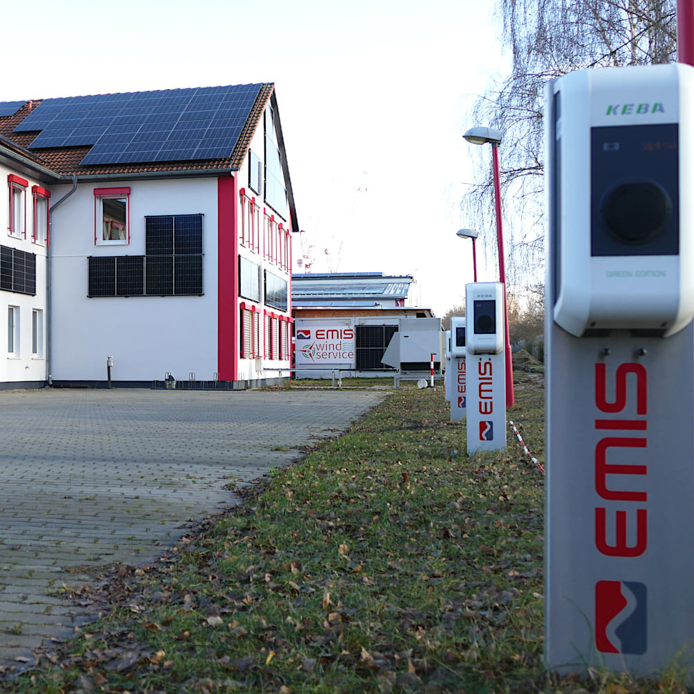 Solar-Ladeinfrastruktur mit PV-Anlage von EMIS in Lübbenau 